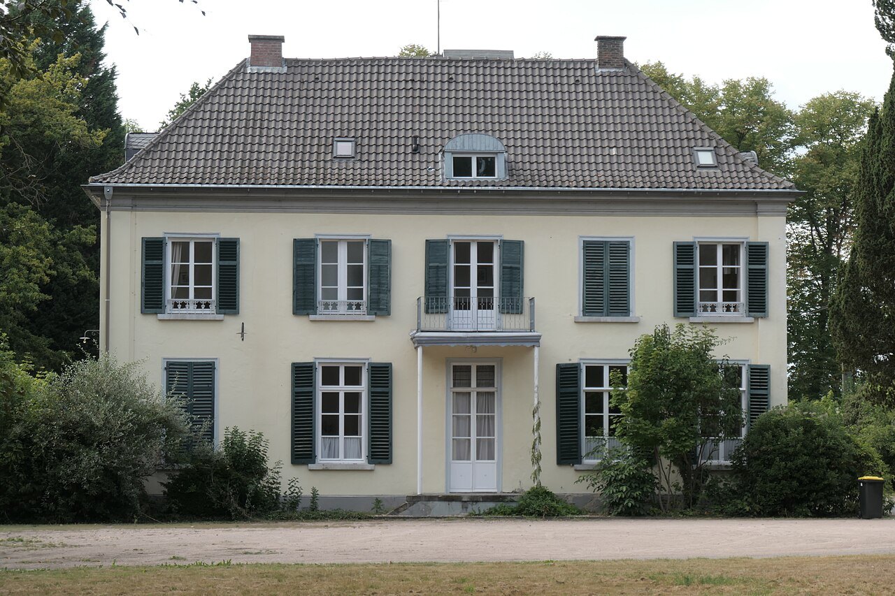 A building at Schloss Gnadenthal.