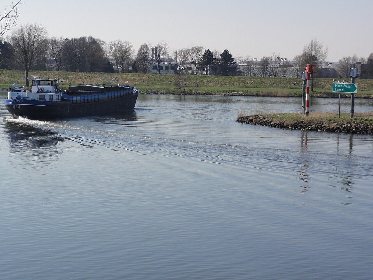 The Meuse and Meuse–Waal Canal near Mook.