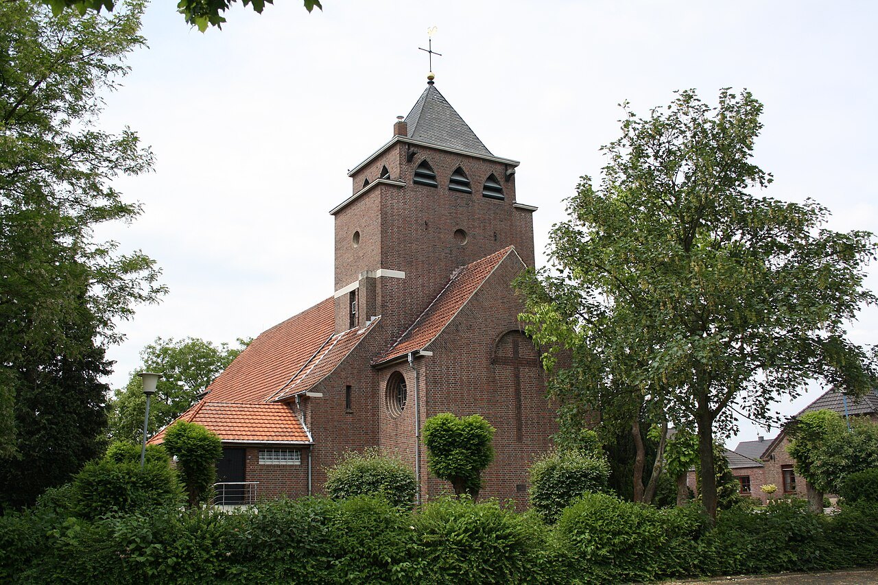 St Stephanus in Hasselt, municipality of Bedburg-Hau.