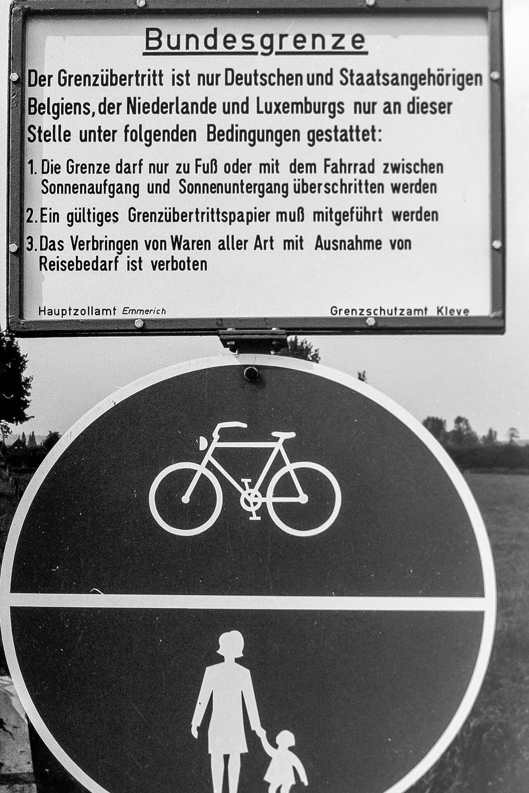 A border sign near Emmerich in an older photograph.